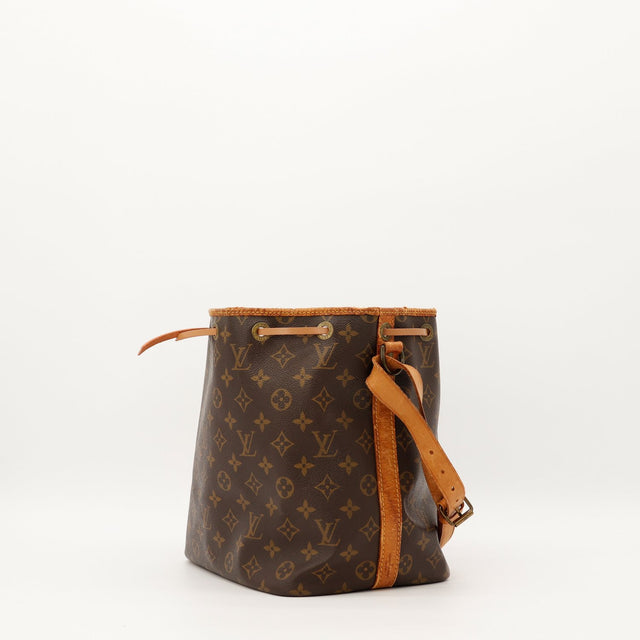 Louis Vuitton Petit Noé Monogram trois quarts bandoulière cuir vachette — AMANA Vintage