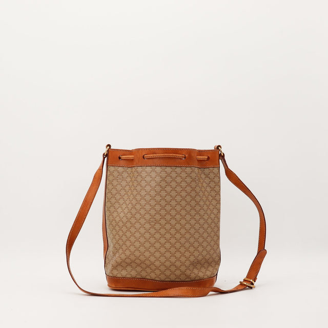 Céline Seau Macadam achteraanzicht toile beige leer caramel authentieke tweedehands — AMANA Vintage