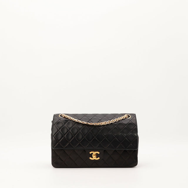 Sac Chanel Timeless Double Flap cuir agneau noir matelassé vue de face occasion authentique — AMANA Vintage