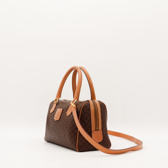 Sac Céline Boston Macadam vue trois quarts avec bandoulière occasion authentique — AMANA Vintage