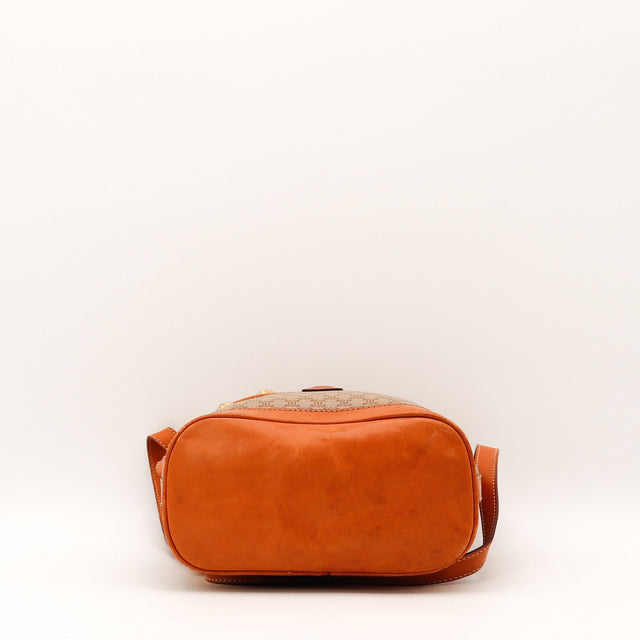 Détail du cuir camel Céline Seau Macadam occasion authentique — AMANA Vintage