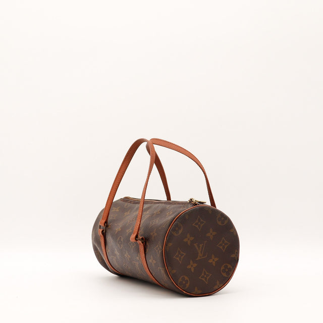 Détail des anses en cuir vachette Louis Vuitton Papillon 26 occasion authentique — AMANA Vintage