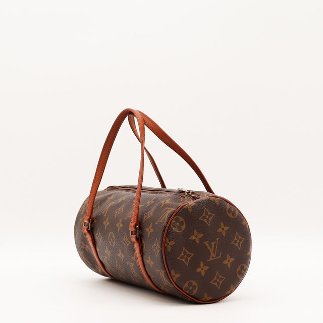 Détail des anses en cuir vachette Louis Vuitton Papillon 26 occasion authentique — AMANA Vintage