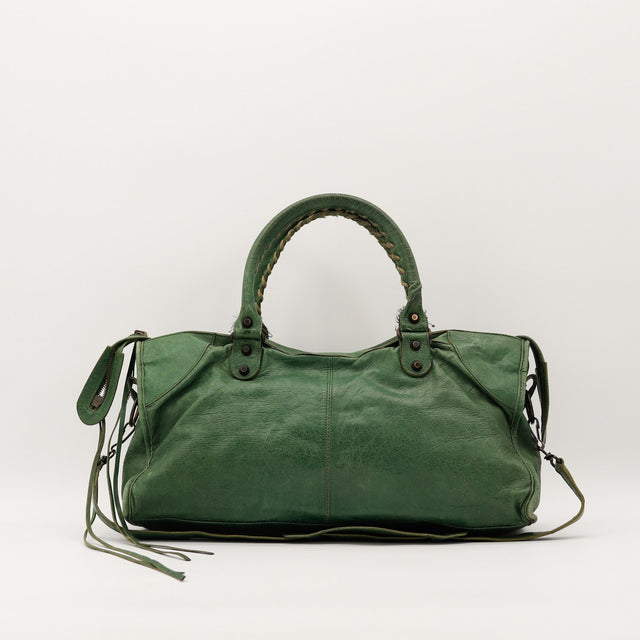 Détail des zips Balenciaga Part-Time cuir froissé vert occasion authentique — AMANA Vintage