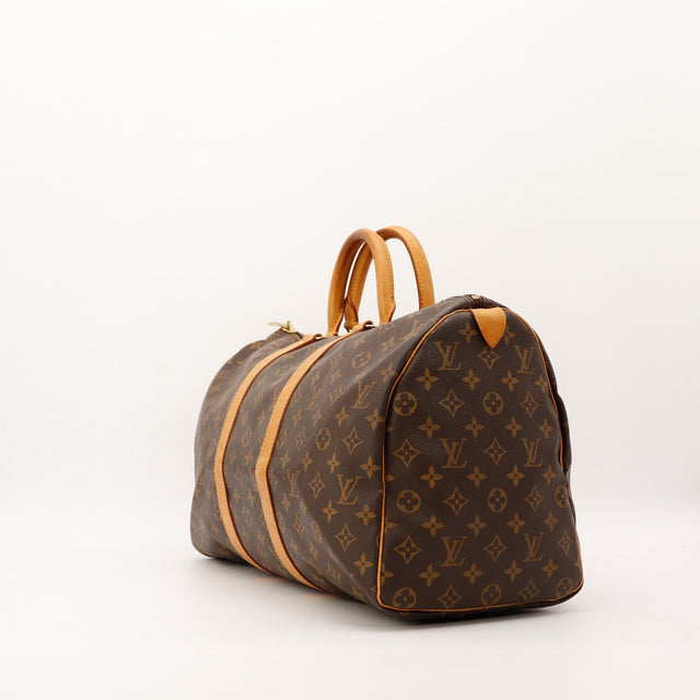 Louis Vuitton Keepall 50 vue de trois quarts cote droit toile Monogram — AMANA Vintage