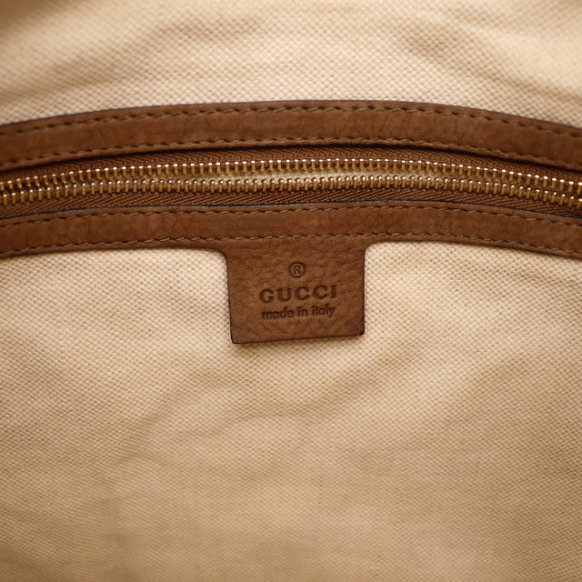 Intérieur doublure toile beige et étiquette Gucci made in Italy — AMANA Vintage