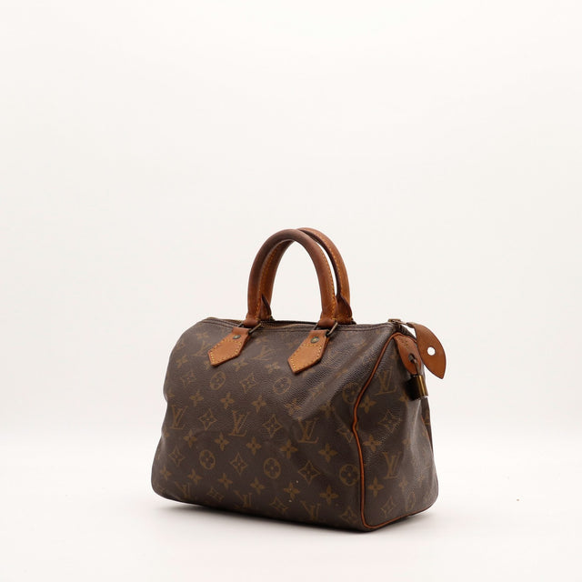 Vue de trois quarts Louis Vuitton Speedy 25 toile Monogram patine caramel — AMANA Vintage