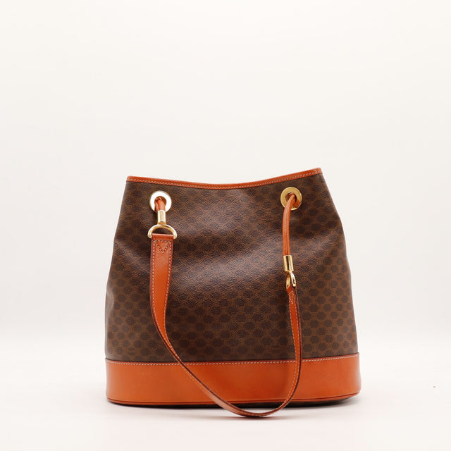 Sac seau Céline Macadam toile monogrammée cognac vue de face occasion authentique — AMANA Vintage