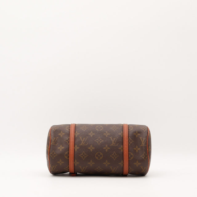 Détail des boucles Louis Vuitton Papillon 26 Toile Monogramme occasion authentique — AMANA Vintage