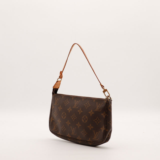 Pochette Accessoires Louis Vuitton vue de trois quarts gauche bandoulière vachette — AMANA Vintage