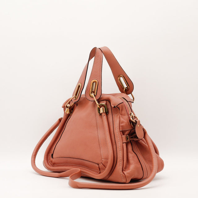 Détail des anses et maillons Chloé Paraty Medium cuir grainé vieux rose occasion authentique — AMANA Vintage