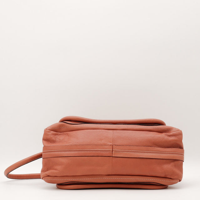 Détail de l'intérieur Chloé Paraty Medium cuir grainé vieux rose occasion authentique — AMANA Vintage