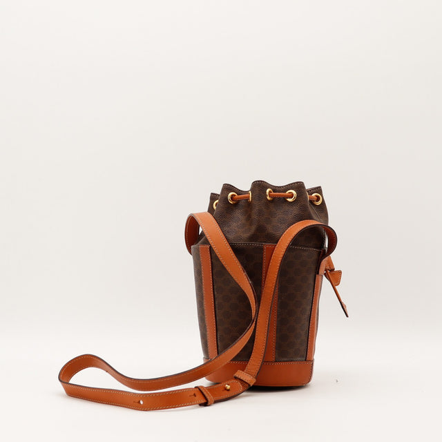 Sac seau Céline Macadam bandoulière réglable vue de côté occasion authentique — AMANA Vintage