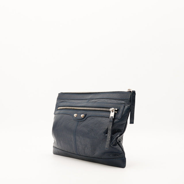 Pochette Balenciaga City Clip bleu marine vue de trois quarts droite — AMANA Vintage