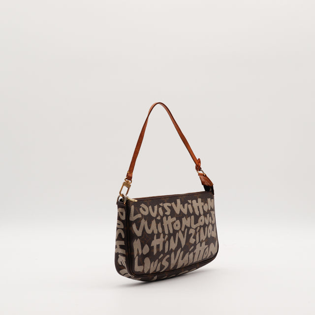 El bolso Pochette Accessoires Graffiti de Louis Vuitton