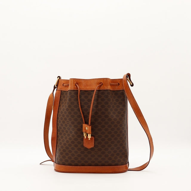 Sac seau Celine Macadam toile monogrammée marron vue de face occasion authentique — AMANA Vintage