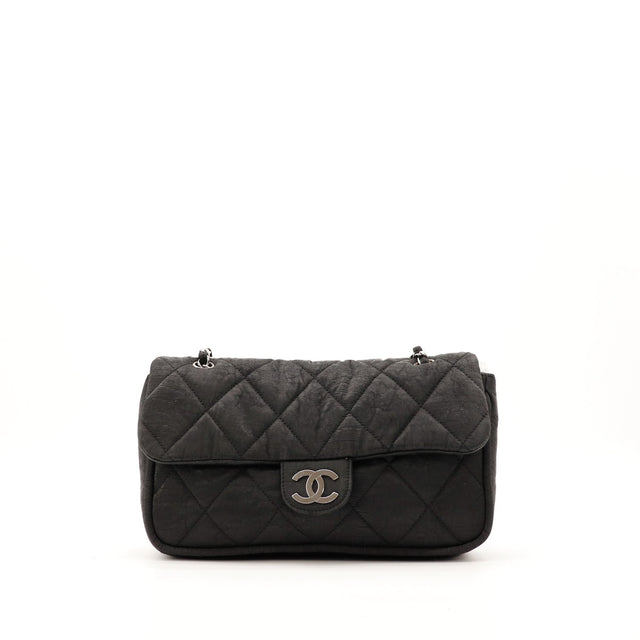 Sac Chanel Timeless matelassé tissu noir vue de face occasion authentique — AMANA Vintage