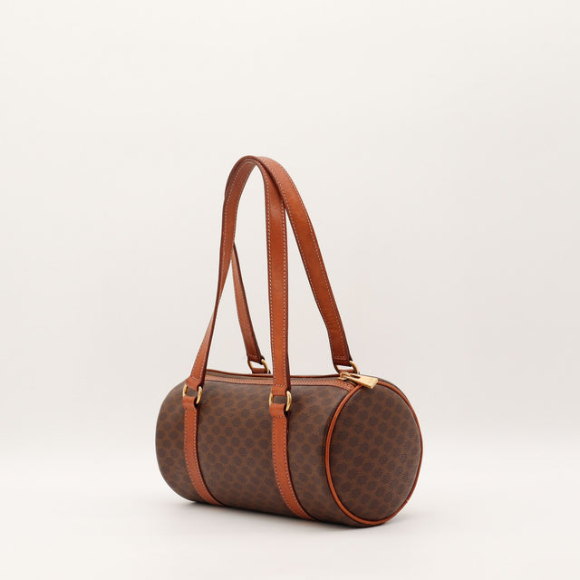 Détail anses cuir vachette patine caramel Céline Papillon Macadam — AMANA Vintage