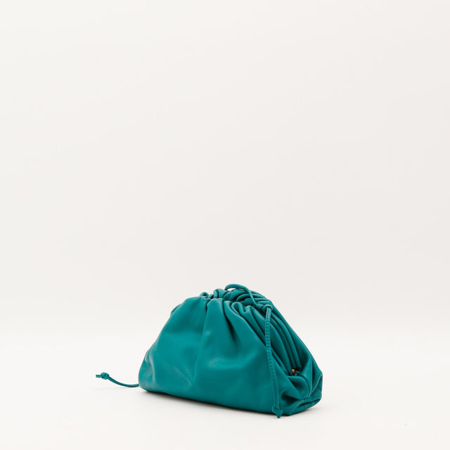 Intérieur du Bottega Veneta The Pouch Mini cuir nappa vert canard — AMANA Vintage