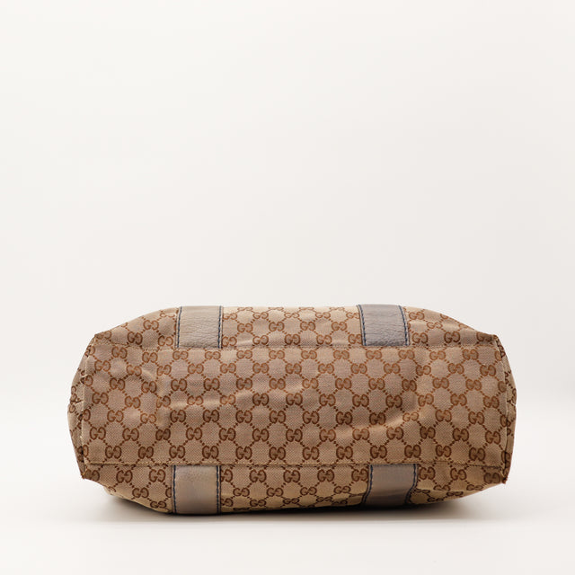 Vista da base mala Gucci Tote Bamboo tela GG Canvas vintage — AMANA Vintage