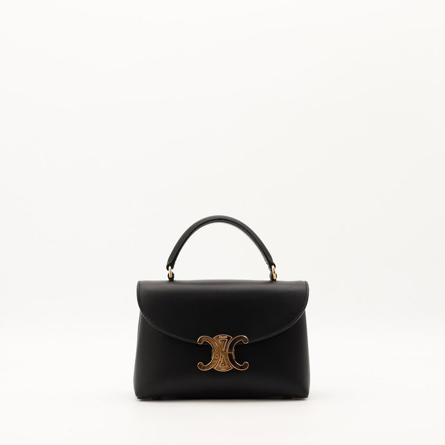 Sac Celine Triomphe Teen cuir lisse noir vue de face fermoir doré occasion authentique — AMANA Vintage