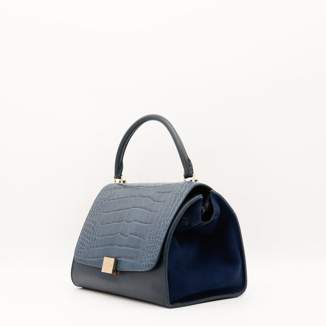 Sac Céline Trapèze rabat façon crocodile embossé bleu occasion authentique — AMANA Vintage