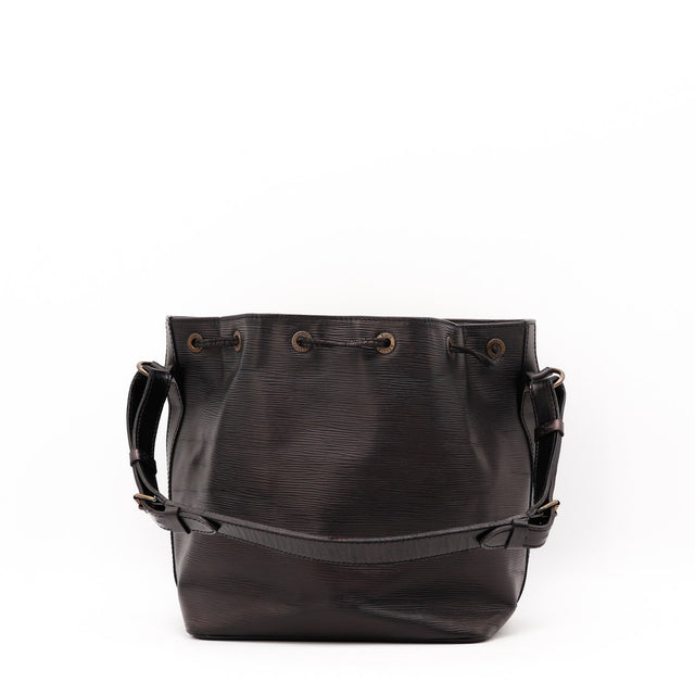 Pormenor da pele Épi preta Louis Vuitton Noé PM vintage autêntica — AMANA Vintage