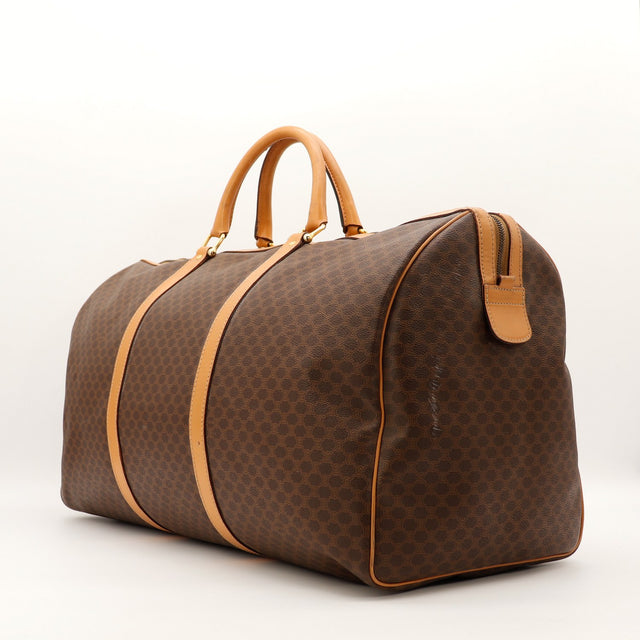 Sac de voyage Céline Macadam vue trois quarts cuir naturel occasion authentique — AMANA Vintage