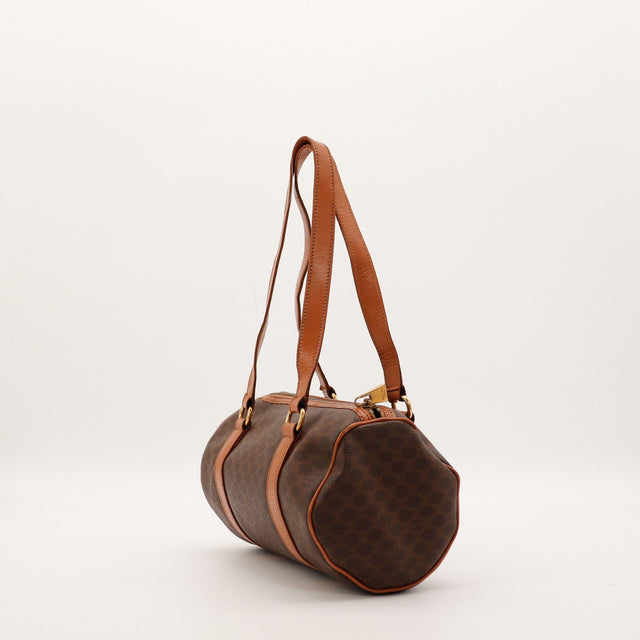 Détail latéral Céline Papillon Macadam embout cuir occasion authentique — AMANA Vintage