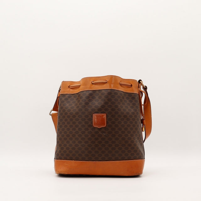 Sac seau Céline Macadam toile monogrammée caramel vue de face occasion authentique — AMANA Vintage