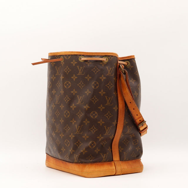 Detail cuir vachette patine caramel Louis Vuitton Noé GM occasion authentique — AMANA Vintage