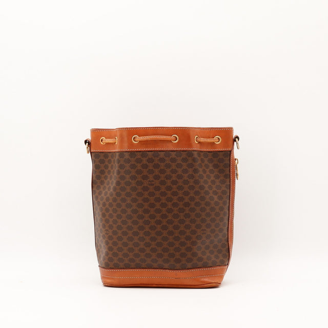 Sac seau Céline Macadam vue de côté cuir vachette occasion authentique — AMANA Vintage