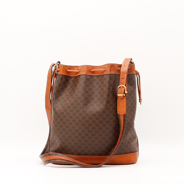 Sac seau Céline Macadam vue de côté cuir vachette occasion authentique — AMANA Vintage