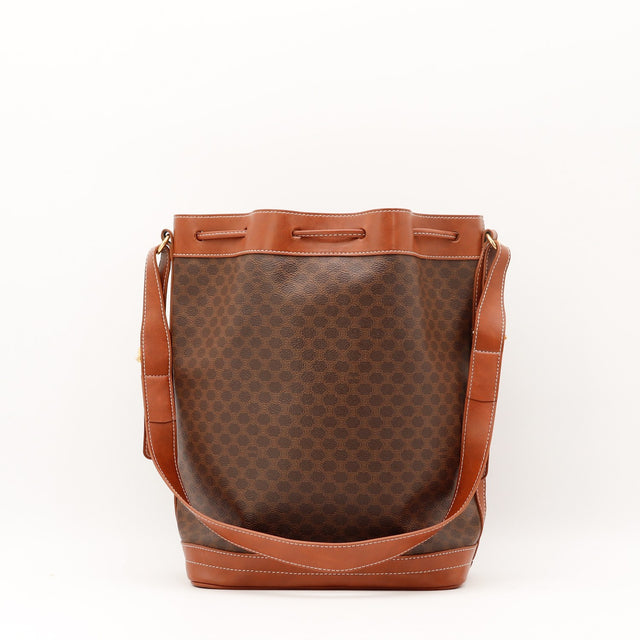 Détail du motif Macadam Céline sac seau occasion authentique — AMANA Vintage