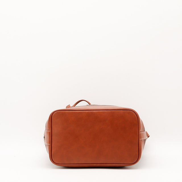 Base en cuir de vachette du sac seau Céline Macadam — AMANA Vintage