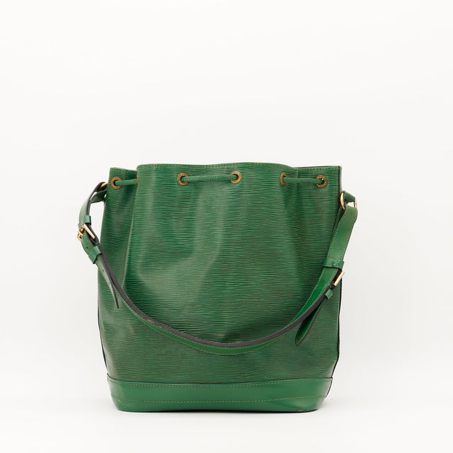 Louis Vuitton Noé-tas in Borneo groen Epi-leer, achteraanzicht, authentiek gebruikt — AMANA Vintage