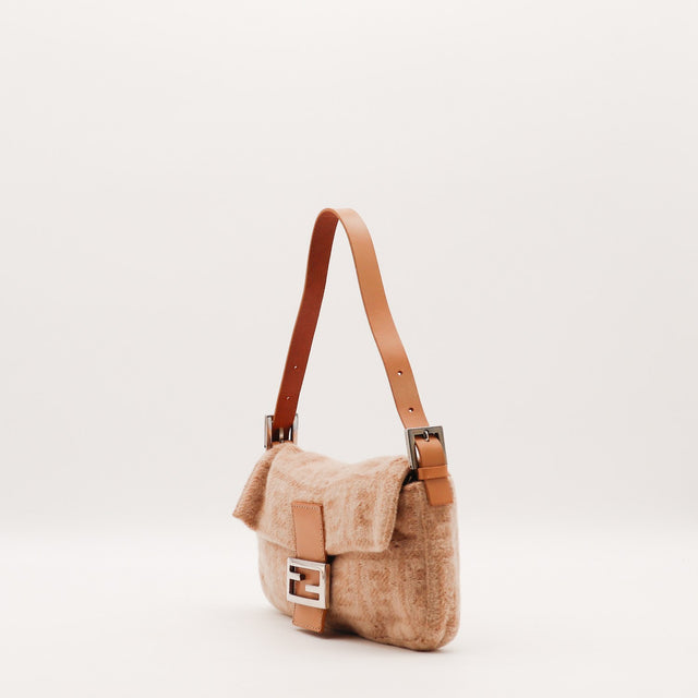 Sac Fendi Mamma Baguette Zucca vue de dos occasion authentique — AMANA Vintage