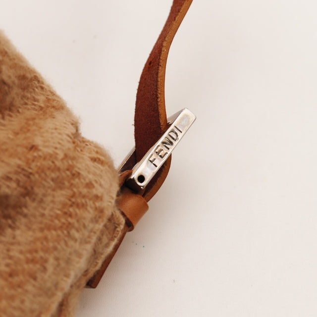 Base da mala Fendi Mamma Baguette Zucca vintage autêntica — AMANA Vintage