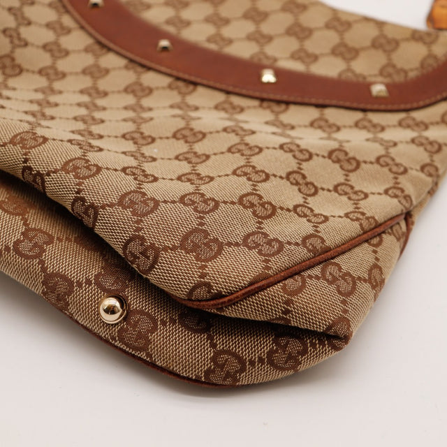 Pormenor da parte inferior da mala Gucci Hobo Bamboo vintage autêntica — AMANA Vintage