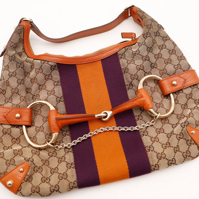 dettaglio morsetto Horsebit dorato Gucci Hobo autentico di seconda mano — AMANA Vintage