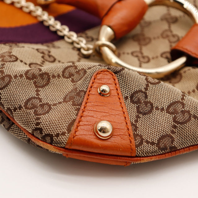 dettaglio angolo rinforzo pelle Gucci Hobo Horsebit autentico di seconda mano — AMANA Vintage