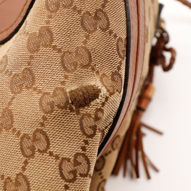 Pormenor da tela com atrito ângulo superior Gucci Tote Bag vintage autêntica — AMANA Vintage