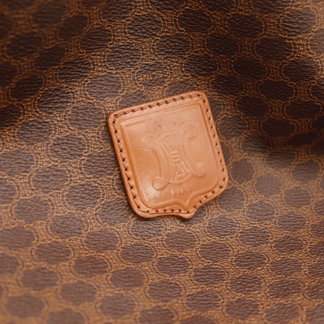 Détail du cuir de vachette patiné Céline Macadam — AMANA Vintage