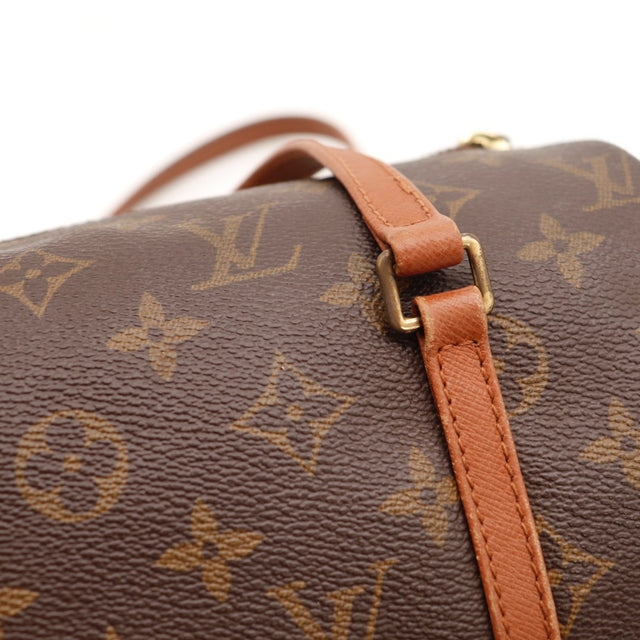 Détail de la patine du cuir vachette Louis Vuitton Papillon 26 occasion authentique — AMANA Vintage