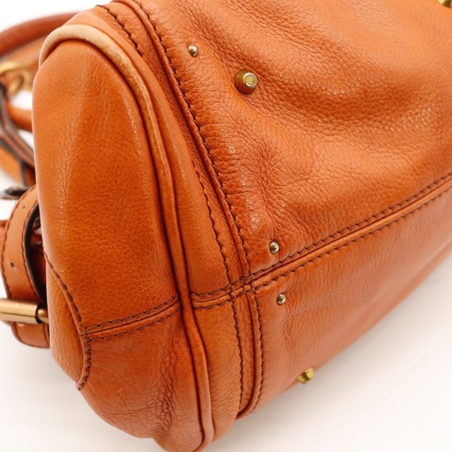 Détail du grain du cuir Chloé Paddington terracotta occasion authentique — AMANA Vintage