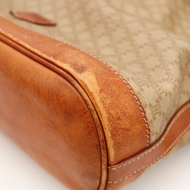Vue du fond Céline Seau Macadam cuir cognac occasion authentique — AMANA Vintage