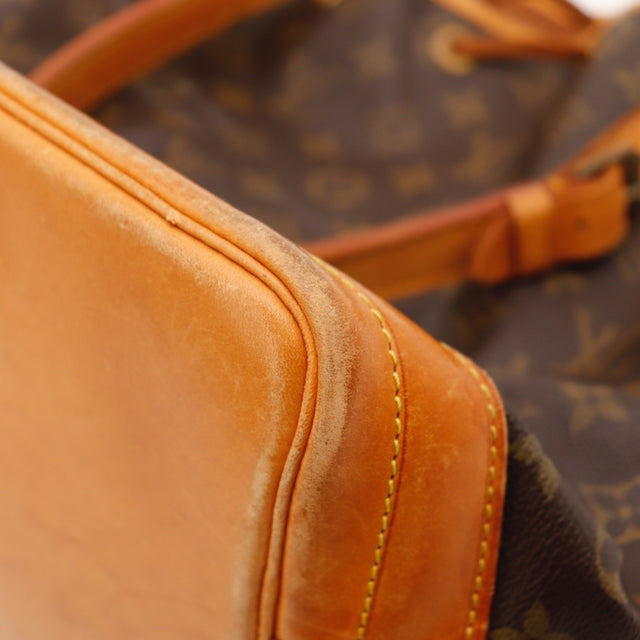 Détail de l'argenterie Louis Vuitton Noé Toile Monogramme occasion authentique — AMANA Vintage