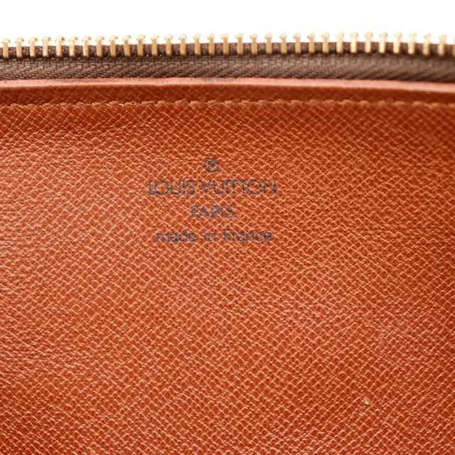 Détail estampille Louis Vuitton Paris intérieur cuir Papillon 30 — AMANA Vintage