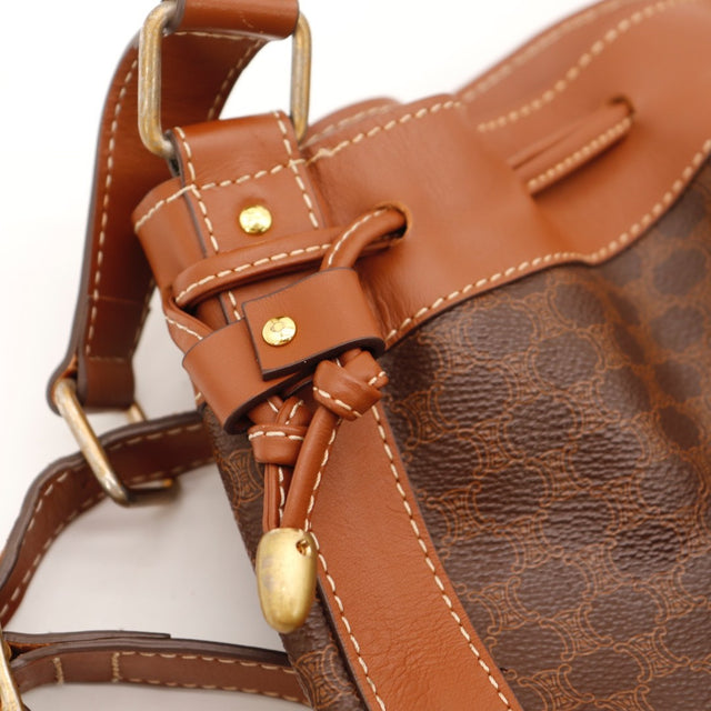 Vue arrière sac seau Céline Macadam marron occasion authentique — AMANA Vintage