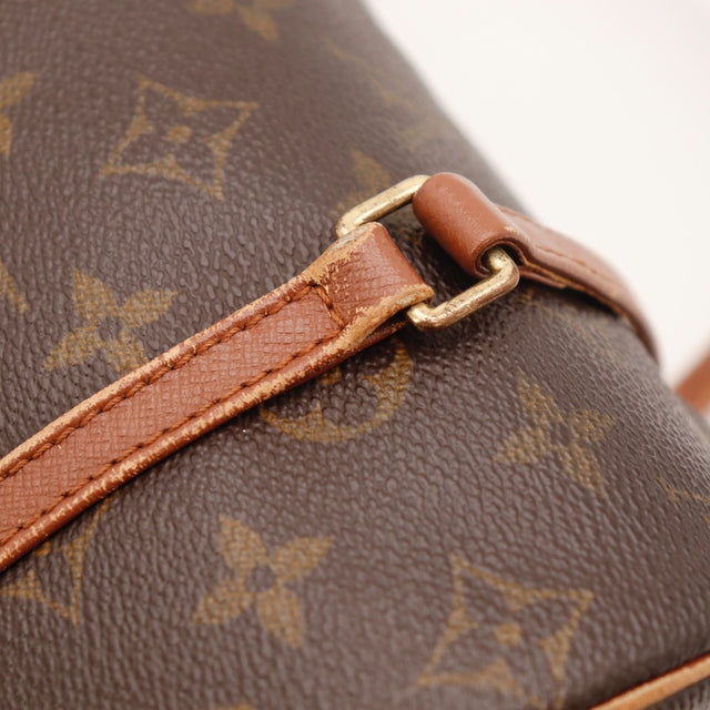 Détail coutures Louis Vuitton Papillon 26 toile Monogram — AMANA Vintage